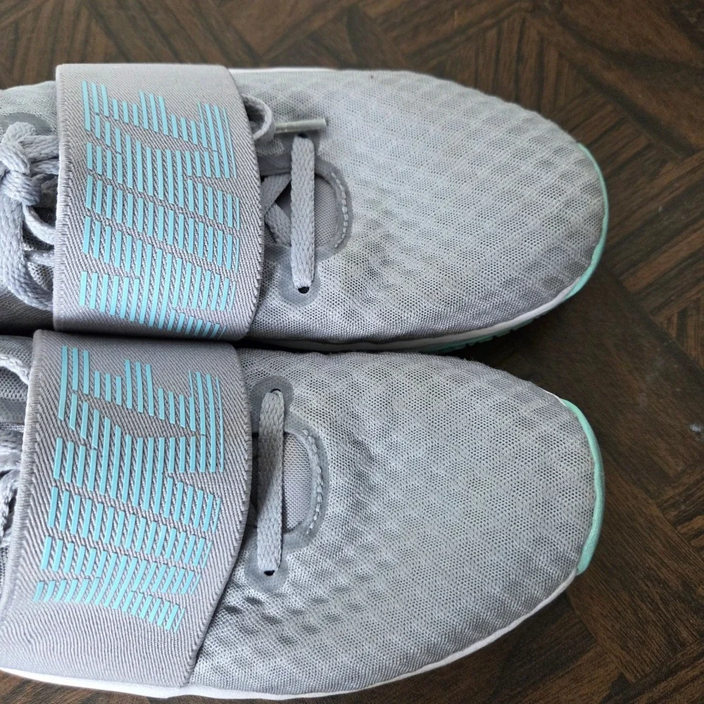Nike Renew In-Season TR 9 Gray & Blue Womens size 7 Sneaker Running shoe‎